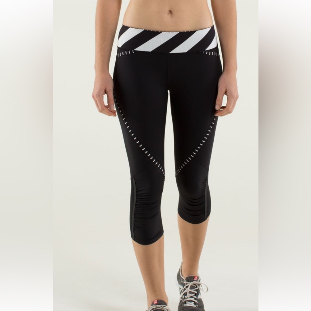 85. Lululemon Run: Pace Crop 17”
Black / Straightup Stripe Black White